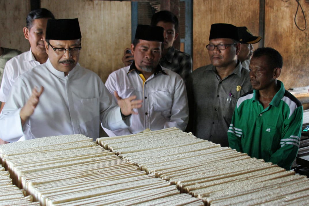 Gus Ipul kunjungi sentra pembuatan brem di Madiun