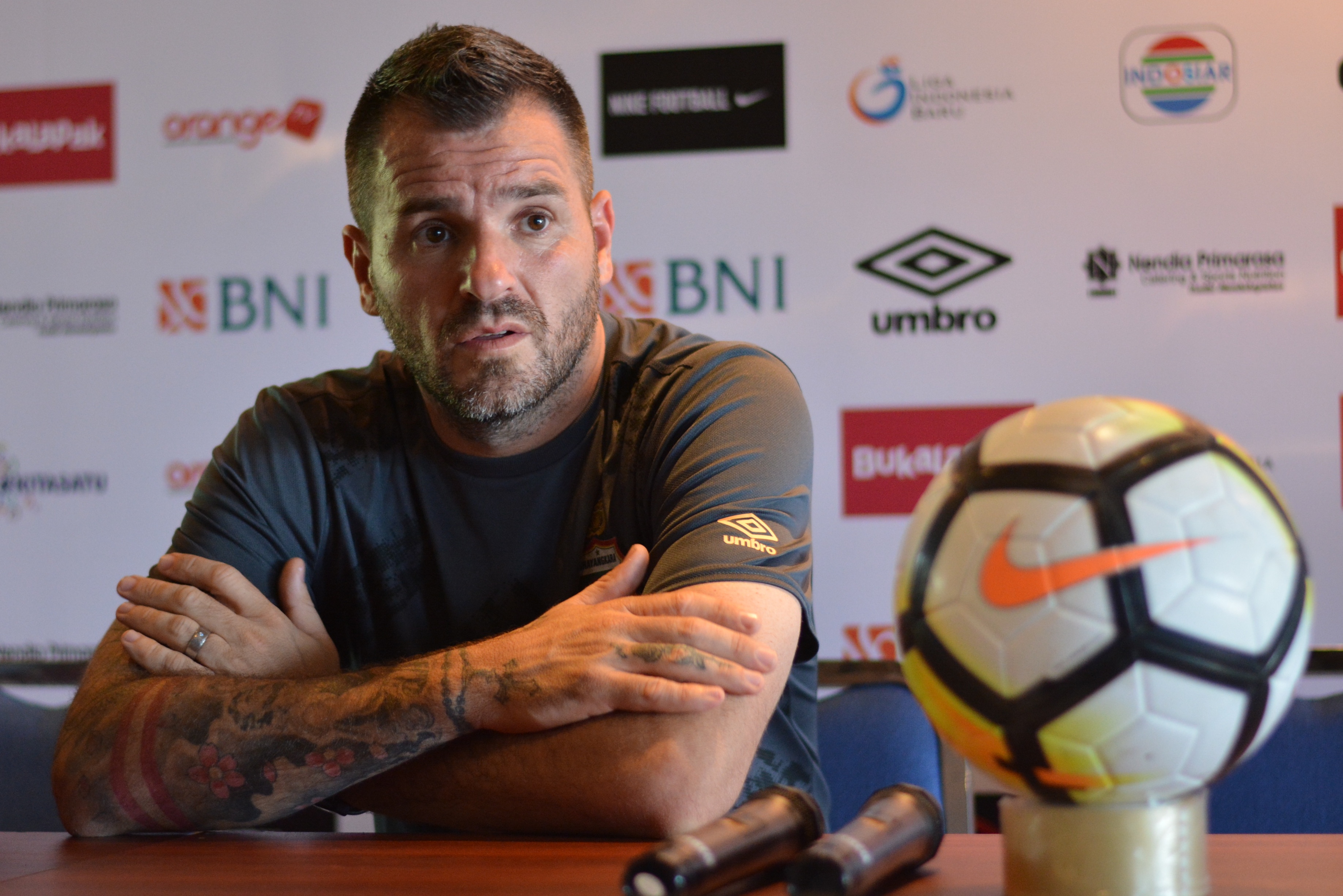 Pelatih Bhayangkara FC, Simon Mc Menemy. (foto: hrs/ngopibareng)