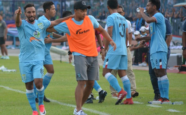 Skuat Persela Lamongan membuat kejutan di kandang PSM Makassar 