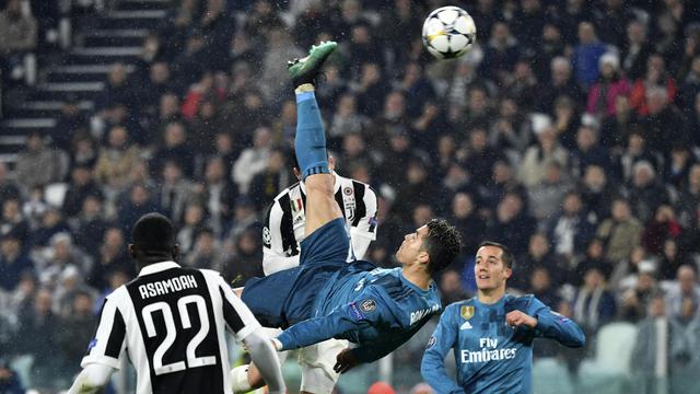 Aksi Ronaldo mencetak gol salto ke gawang Juventus