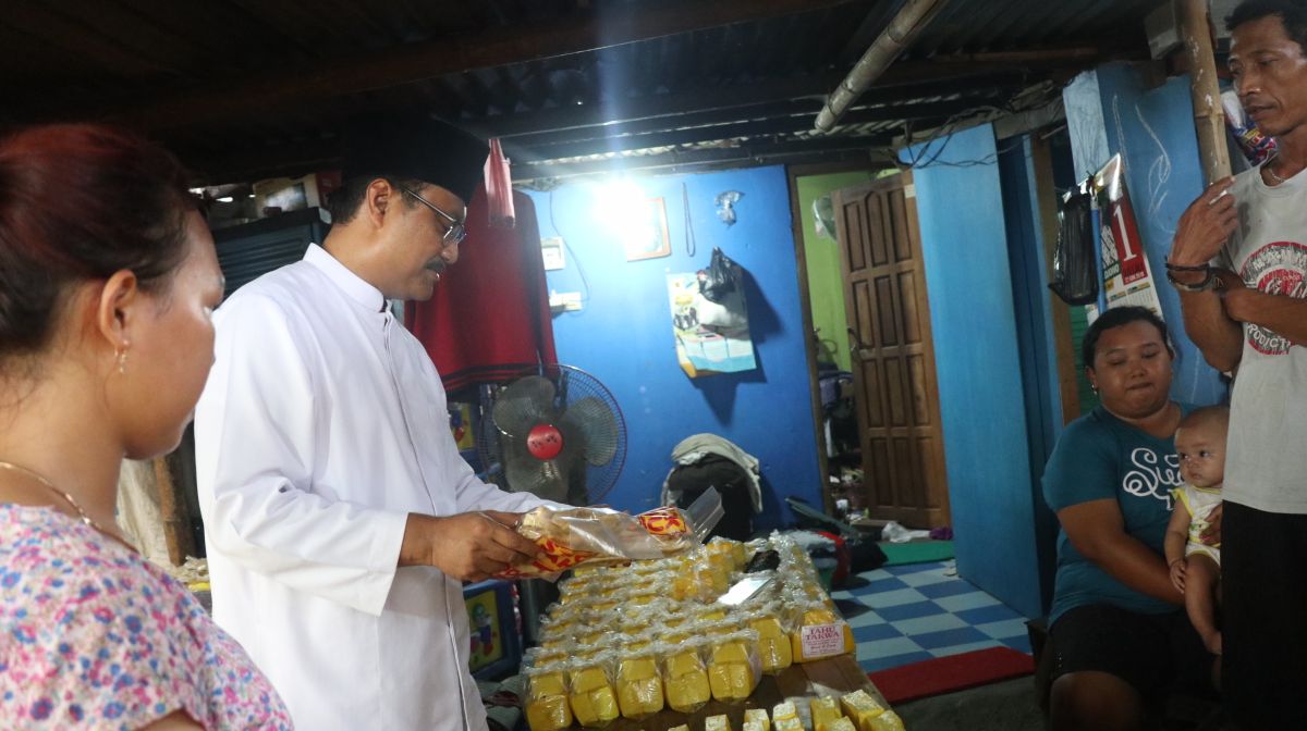 Gus Ipul mengunjungi sentra produsen tahu takwa khas Kediri yang ada di Kelurahan Tinalan, Kota Kediri, Rabu, 11 April 2018, sore. (Foto: ist)