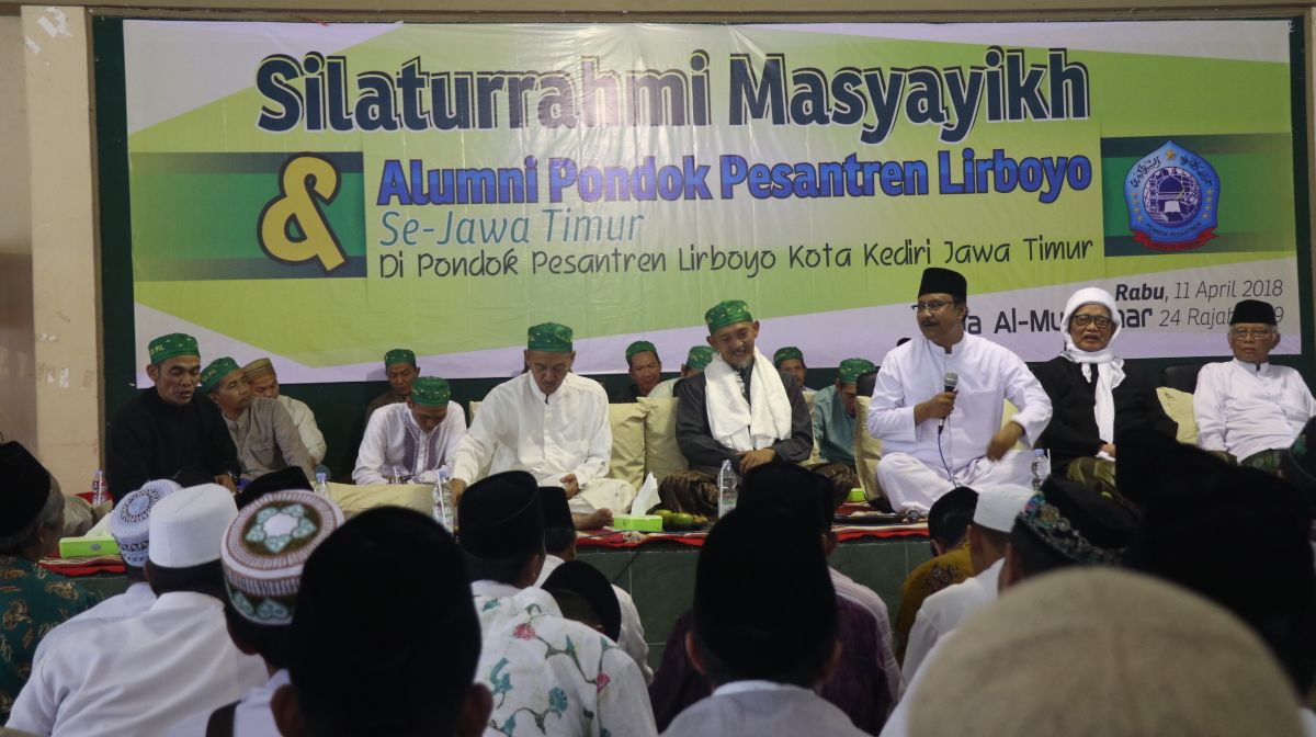 Gus Ipul menghadiri pertemuan yang digelar Himpunan Alumni Santri Lirboyo (Himasal) di Aula Al Muktamar Ponpes Lirboyo, Kota Kediri, Rabu, 11 April 2018. (Foto: Ist)