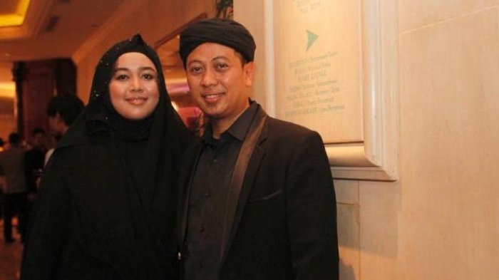 Opick dan sang istri, Dian Rositaningrum.