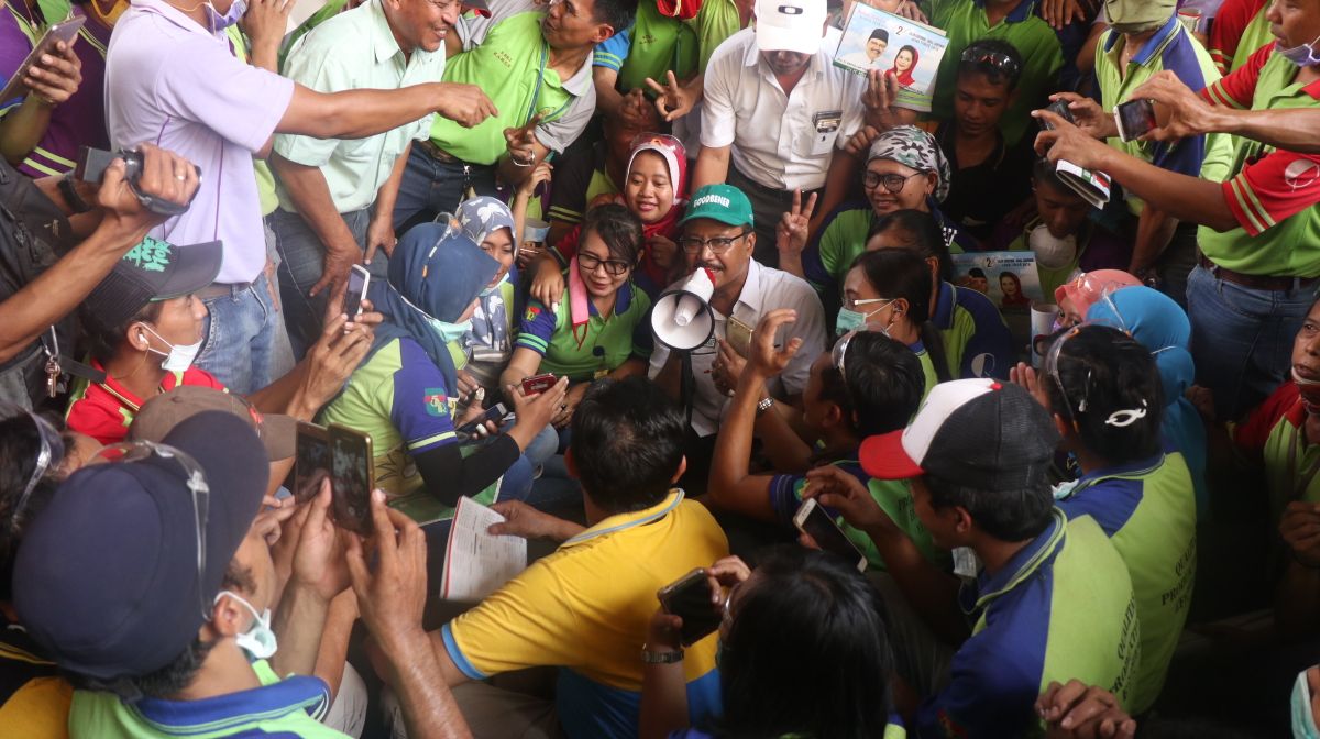 Gus Ipul menyapa ribuan pekerja pabrik rambut palsu (wig), PT Hair Star Indonesia, di kawasan Sidoarjo,  Selasa, 17 April 2018. (Foto: Ist)