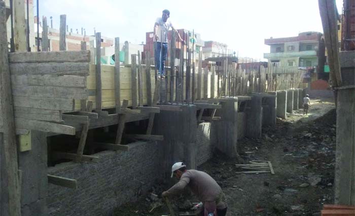 Gedung rumah sakit di kota Nagrig yang sedang dibangun atas bantuan Mo Salah. (foto: SunSport)