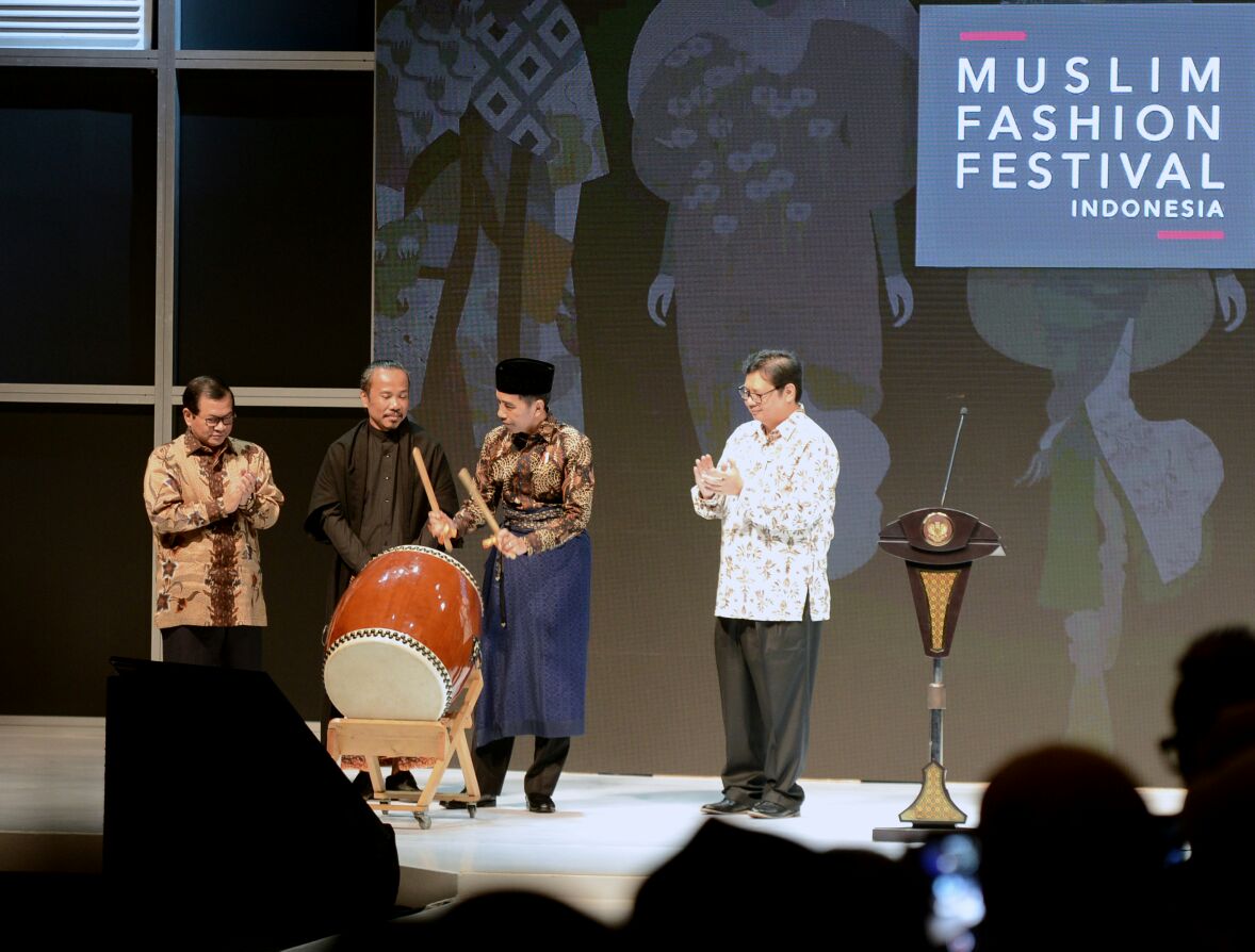 Presiden Joko Widodo menghadiri pembukaan "Muslim Fashion Festival" (Muffest) Indonesia Tahun 2018, di Jakarta Convention Center, pada Kamis, 19 April 2018. (Foto: Biro Pers Presiden)