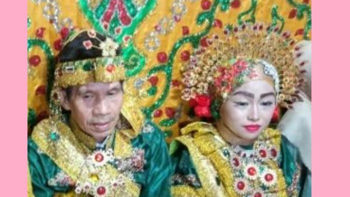 Semoga tidak ada yang mengira Ahmad Muslim dan Fitriani adalah ayah dan anaknya. foto: tribunnews.com 