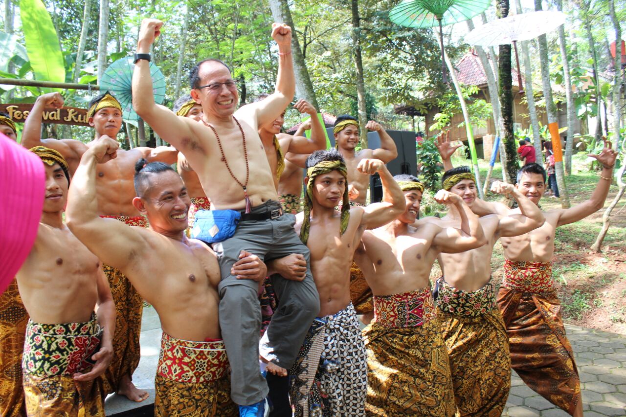 Ini di pasar lho, kerenkan. foto:kemenpar