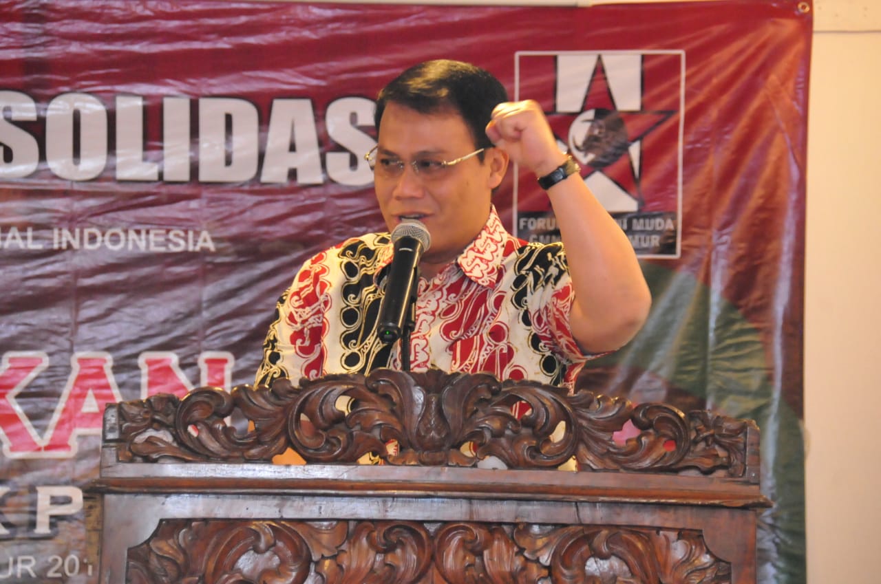 Ahmad Basarah, usai deklarasi dan konsolidasi Forum Alumni Muda GMNI Jawa Timur, di Kota Surabaya, Senin, 23 April 2018.  (Foto: Ist)