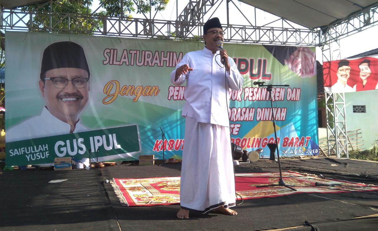 Gus Ipul bertemu ribuan guru madrasah diniyah (Madin) se Kabupaten Probolinggo di Desa Mentor, Kecamatan Sumberasih, Kamis, 26 April 2018. (Foto: Ist)