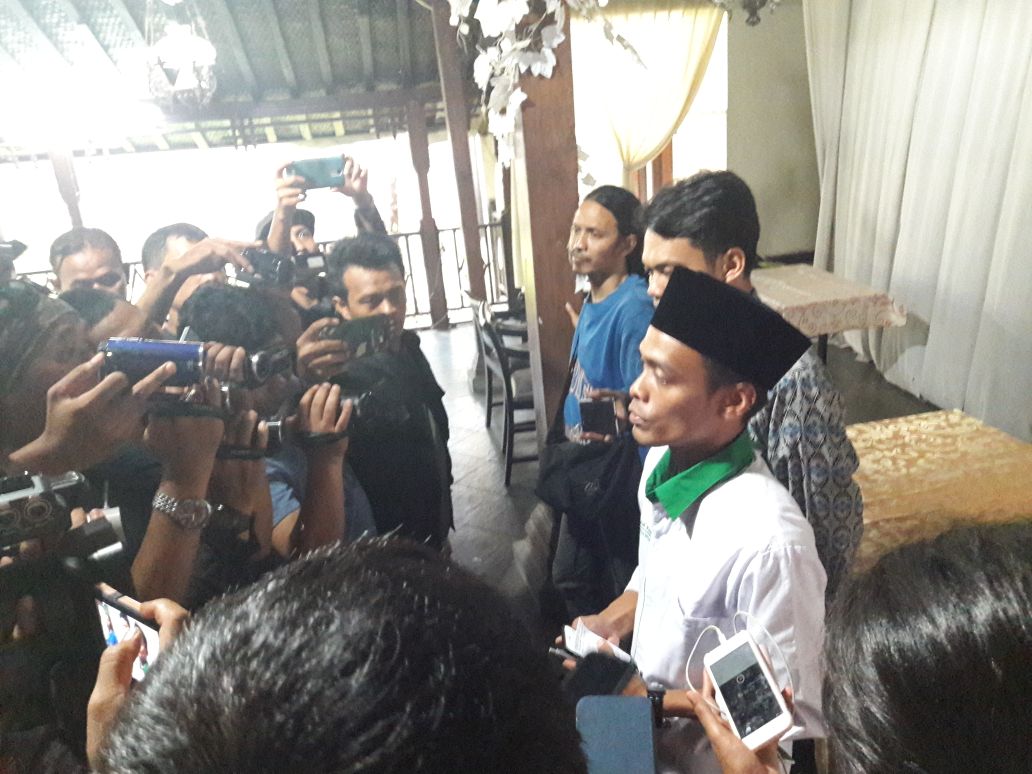 Abdul Hamid, Ketua JAMPI, dalam jumpa pers bersama FAM GMNI di Surabaya, Kamis, 26 April 2018.