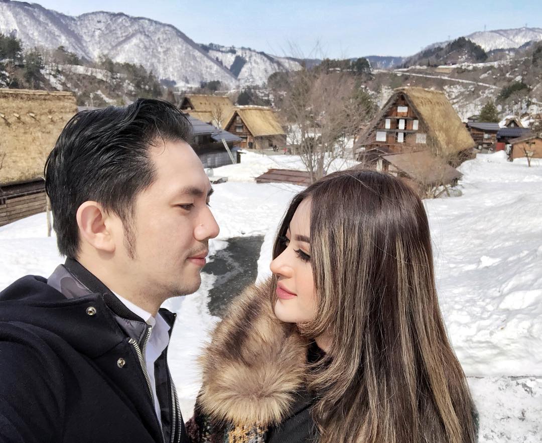 Kemesraan Tanaya Alyssia dan Roy Lee. (Foto: Instagram)