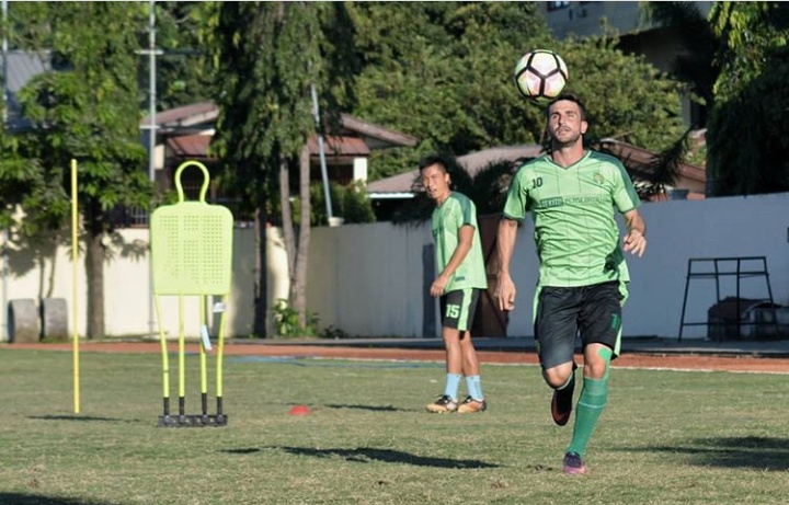 Pemain Persebaya, Robertino Pugliara sudah bisa tampil saat bertandang ke markas Mitra Kukar. (foto: hrs/ngopibareng)