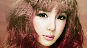 Mantan personil 2NE1, Park Bom. (Soompi)