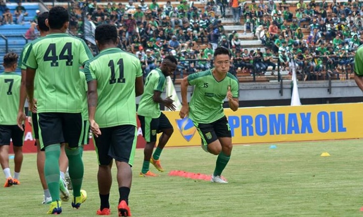 Pemain Persebaya, Arthur Irawan akan gantikan peran Ruben Sanadi. (foto: hrs/Ngopibareng)