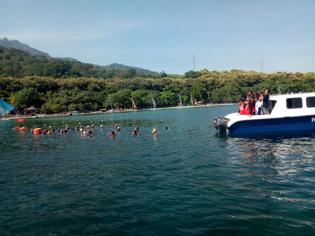 Pelaksanaan Kejurda Selam di Pasir Putih, Situbondo. foto:tom/ngopibareng.id