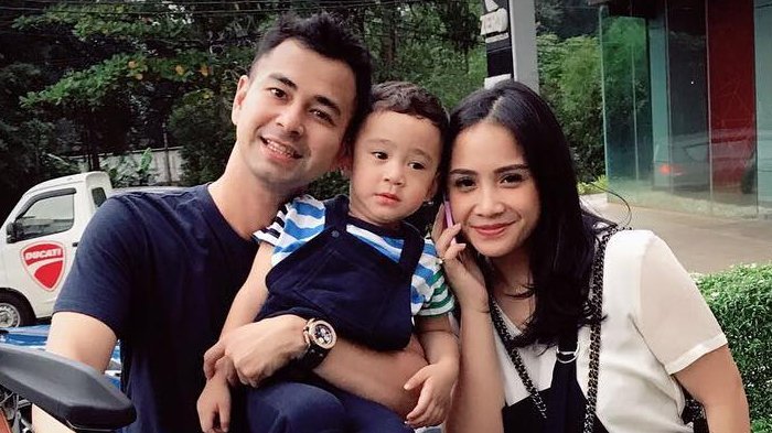 Kebersamaan Raffi Ahmad, Nagita Slavina dan Rafathar.