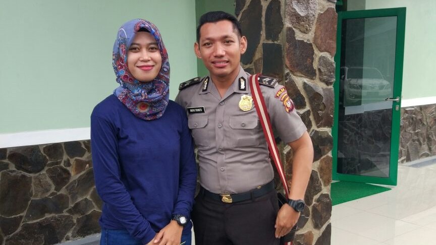 Happy ending. Penikahan Briptu Nova dan Briptu Andik Riyanto lewat video call, resepsi hanya 1,5 jam dan akhirnya lulus seleksi polisi PBB.