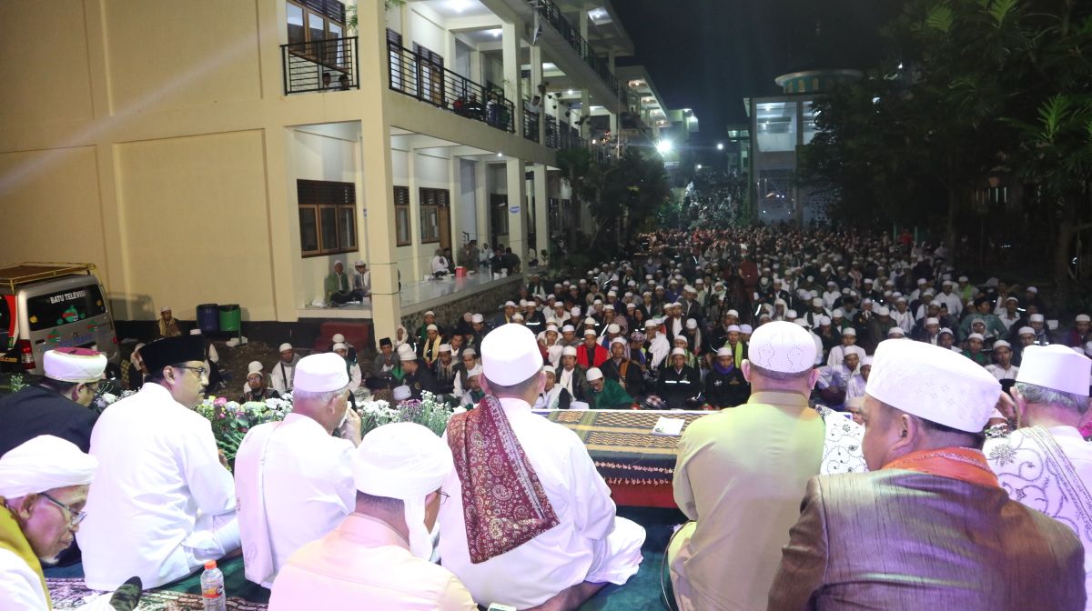 Gus Ipul, meresmikan Maqbarah (makam) almarhum KH Anwar Nur di Pondok Pesantren An Nur 1 Bululawang Malang, pada Minggu, 29 April 2018.