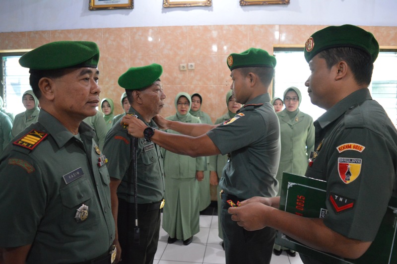 Dandim 0815 Mojokerto Letkol Kav Hermawan Weharima Saat Sertijab Danramil 0815/14 Dlanggu