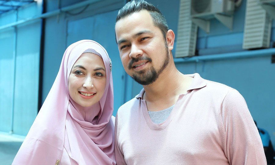 Sultan Djorghi dan sang istri.