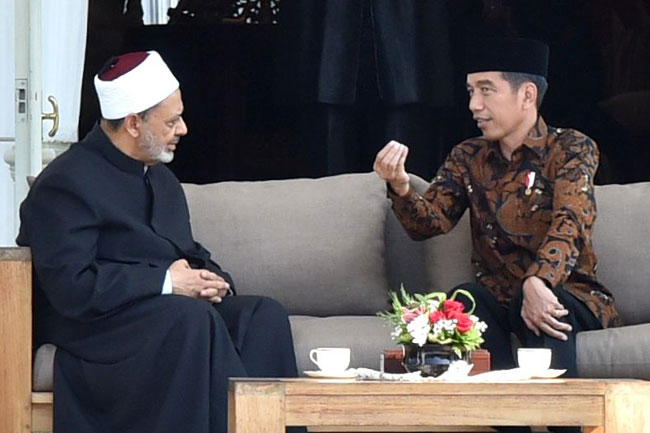 Presiden Joko Widodo bersama Grand Syekh al-Azhar Prof Dr Syekh Ahmad Muhammad Ahmad Ath-Thayyeb. (foto: Setneg)