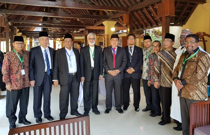 PESERTA: Para ulama dan cendekiawan di Forum Konsultasi Tingkat Tinggi (KTT) Ulama Dunia di Istana Bogor.