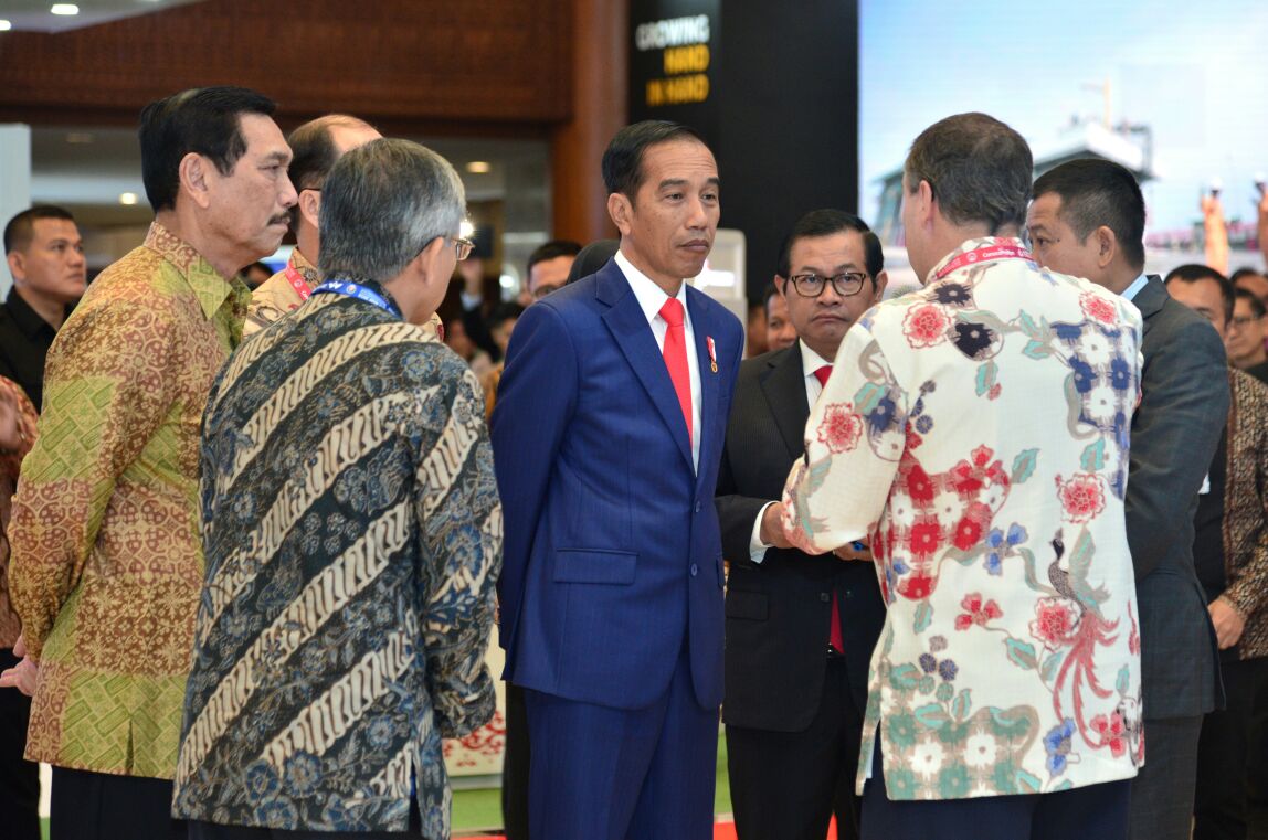 Presiden Jokowi saat menghadiri Di acara peresmian pembukaan  "The 42nd Indonesia Petroleum Association Convention and Exhibition", Rabu, 2 Mei 2018. (Foto: Biro Pers Setpres)