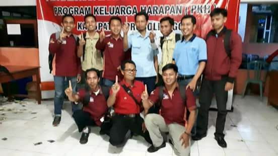 Pertemuan PKH di Probolinggo, tampak kode "1 Jari".