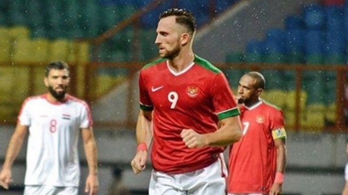 Striker Timnas Indonesia Spaso gagal mencetak gol selama ajang PSSI Anniversary Cup 2018. foto:ist