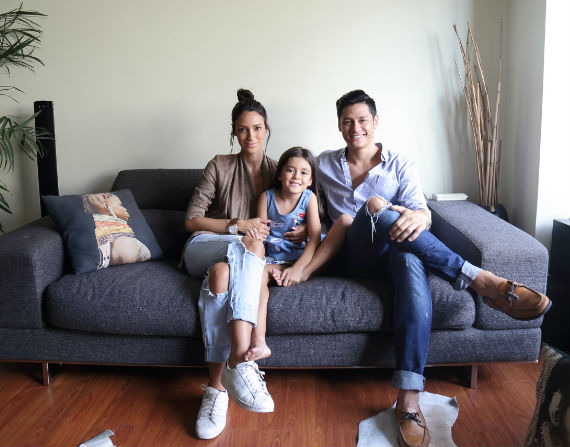 Hideo Muraoka bersama keluarga.