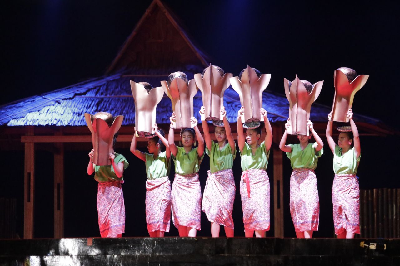 Tarian kolosal membius audience... foto:kemenpar