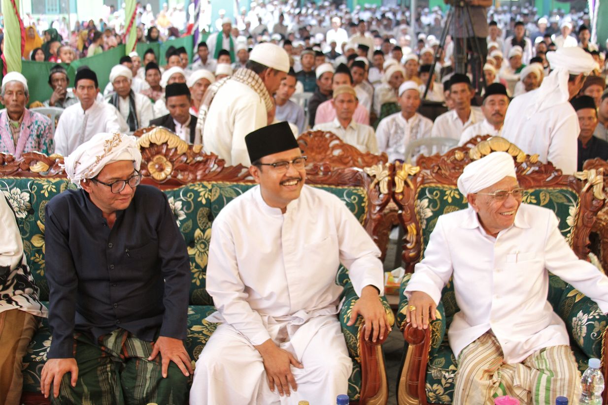 Gus Ipul menghadiri Haflatul Iktibar di Pondok Pesantren Annaqsabandiyah As Salafiyah Ombul, Kedungdung, Sampang, Sabtu, 5 Mei 2018.