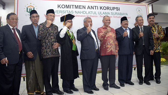 Universitas Nahdlatul Ulama Surabaya (UNUSA) menggelar Lustrum pertama, Sabtu, 5 Mei 2018 mendatangkan Ketua KPK Agus Raharjo.  (Foto: Humas Pemprov Jatim) 