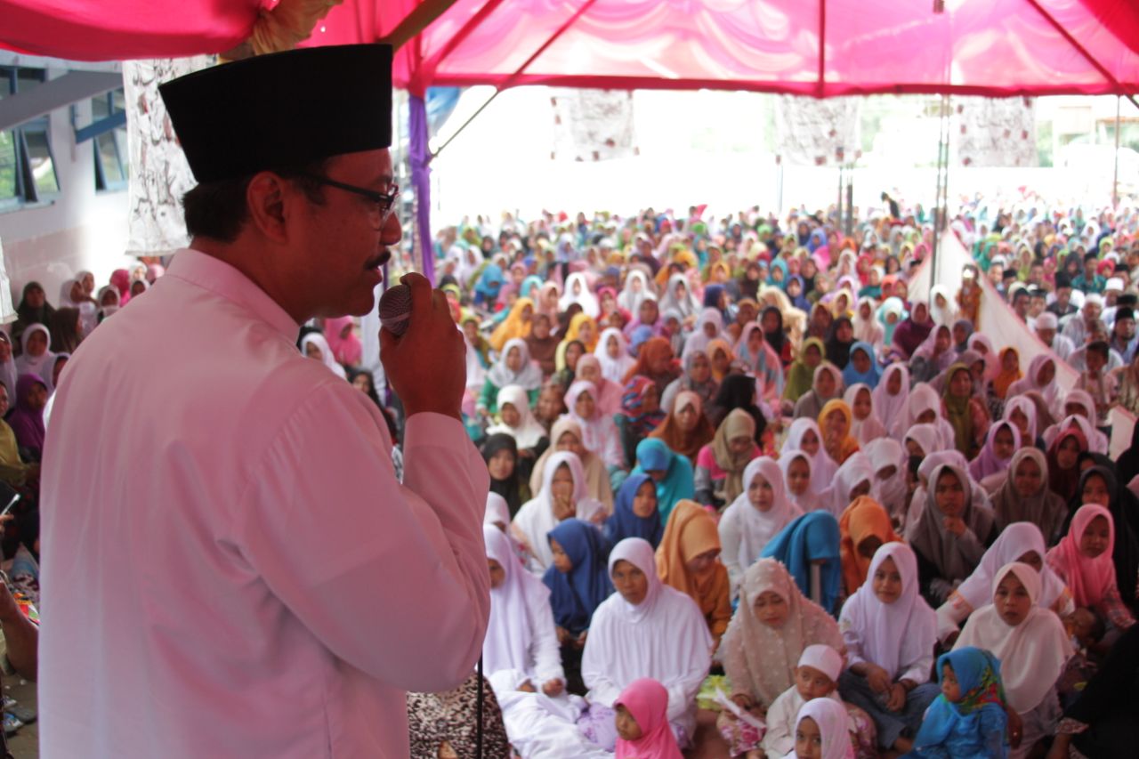  Gus Ipul menghadiri silaturahmi dan doa bersama ikatan majelis taklim masyarakat Desa Togubang, Kecamatan Geger, Bangkalan, Sabtu, 5 Mei 2018.