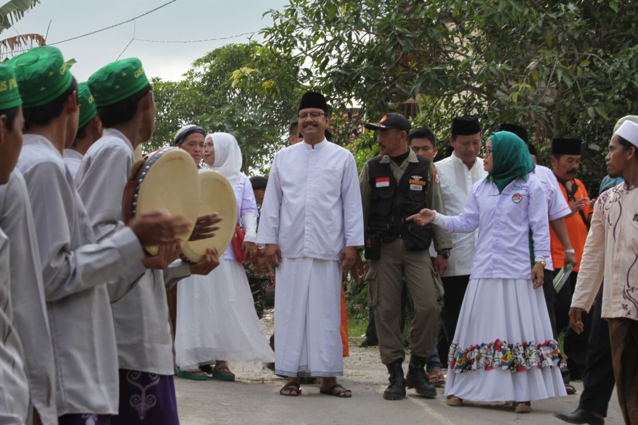 Gus Ipul menghadiri silaturahmi dan doa bersama ikatan majelis taklim masyarakat Desa Togubang, Kecamatan Geger, Bangkalan, Sabtu, 5 Mei 2018.