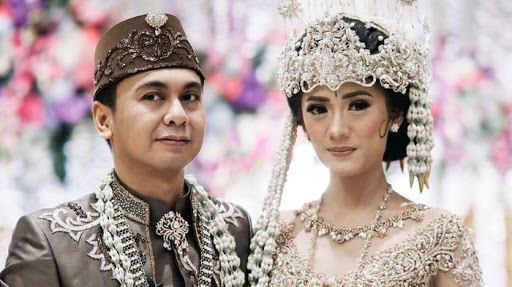 Raditya Dika dan Anissa Azizah.