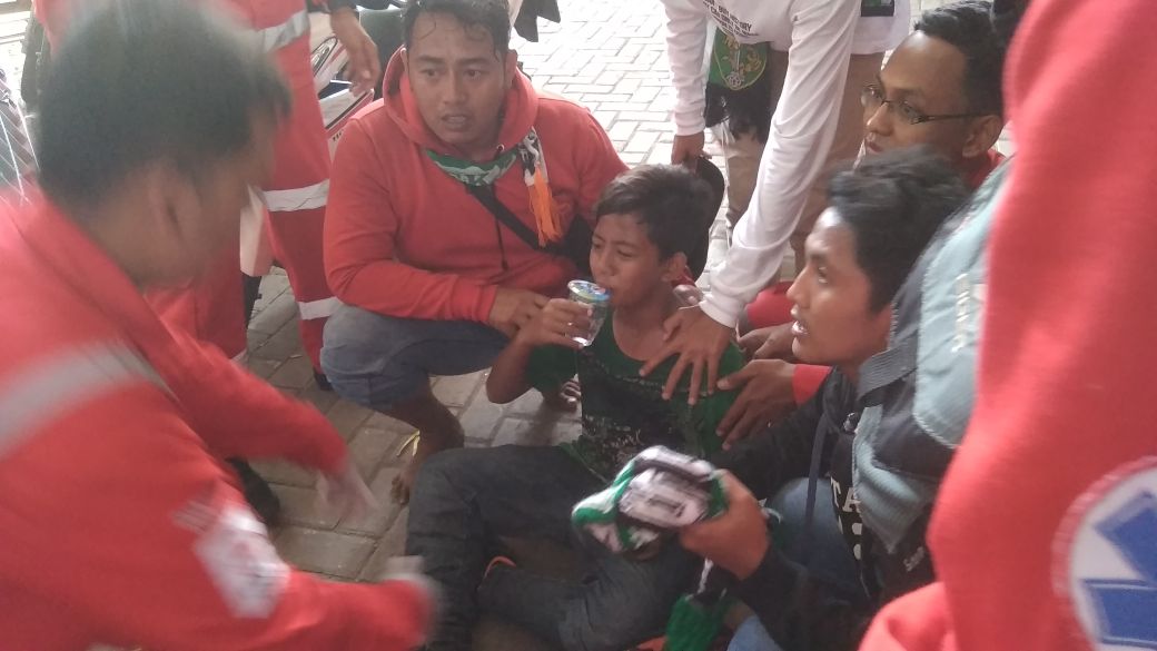 Bonek cilik jadi korban bentrokan
