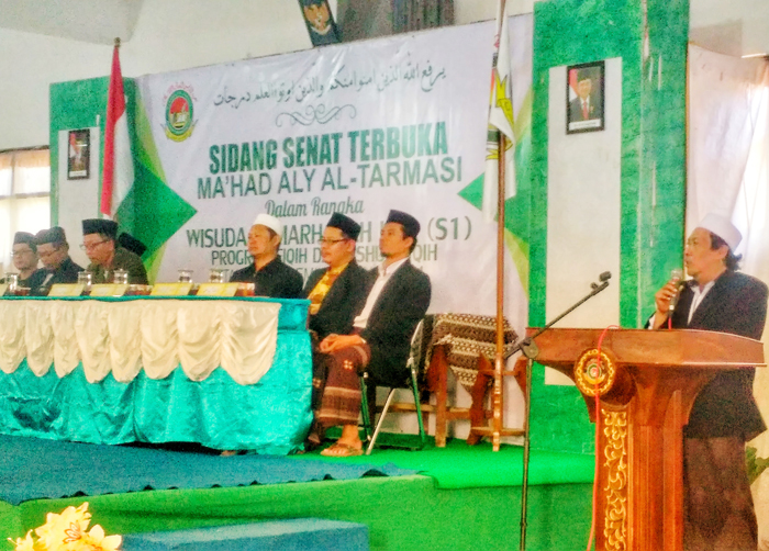 PESAN: Pengasuh Pesantren Tremas Pacitan, KH Fuad Habib Dimyati ketika menyampaikan sambutan. (foto: ist) 