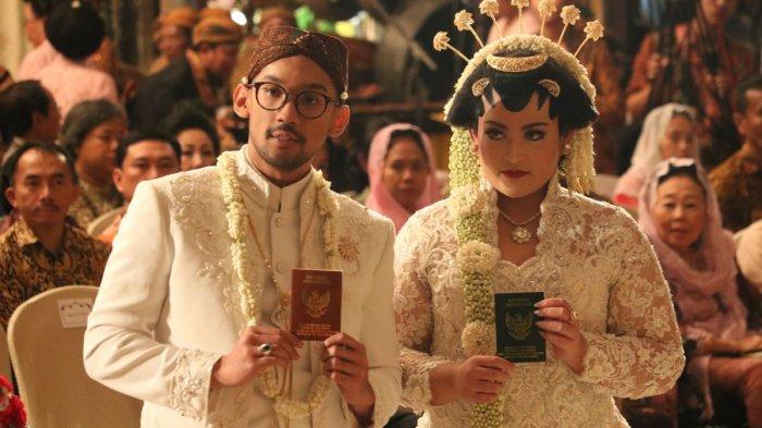 Pasangan Danvy Sekartaji Indri Haryanti, yang dipersunting Ajie Sulistyo Dwi Putra Maryulis. foto:dok keluarga cendana.