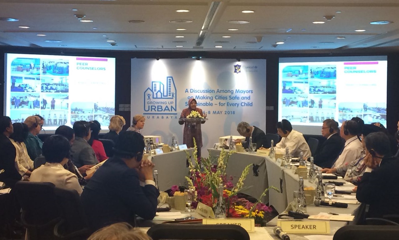 Wali Kota Surabaya Tri Rismaharini ketika menghadiri Growing up Urban Summit, di Hotel JW Marriot, Senin, 7 Mei 2018. (Foto: frd/ngopibareng.id)