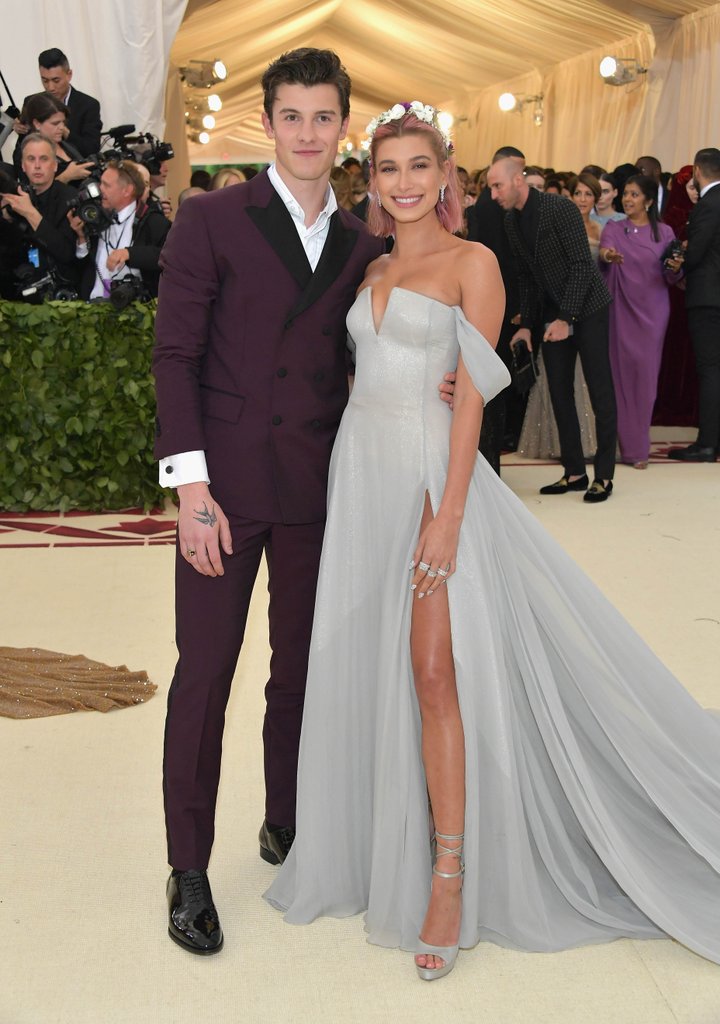 Shawn Mendes dan Hailey Baldwin.