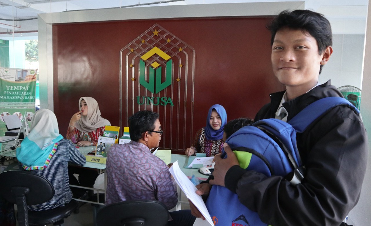 Nuraditya Ramdani, calon mahasiswa baru Prodi S1 Keperawatan UNUSA yang mengaku sejak kecil telah memiliki cita-cita untuk menjadi seperti pamannya, berprofesi sebagai perawat. (Foto: frs/ngopibareng.id) 