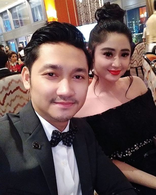 Pasangan Dewi Perssik dan Angga Wijaya.