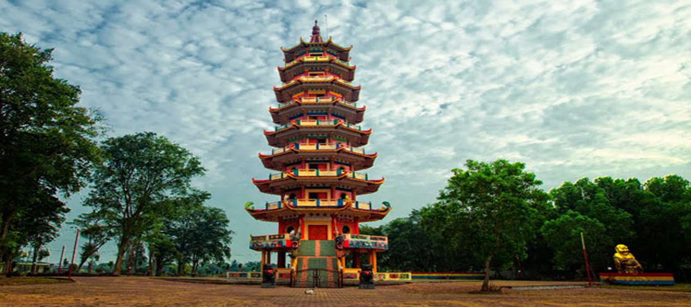 Pagoda di Pulau Kamaro, Sumsel. foto:wisatasumsel