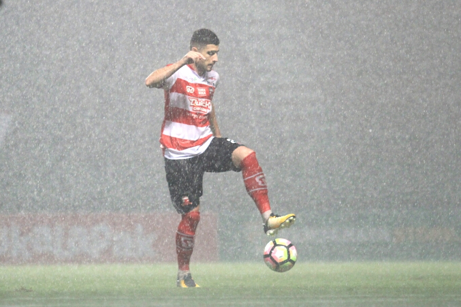 Pemain Madura United,  Nuriddin Davronov  jadi andalan di laga melawan Persipura, malam nanti. Foto:tom/ngopibareng.id