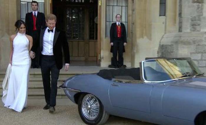 Pangeran Harry dan Meghan Markle bersiap akan naik  mobil listrik  Jaguar E-Type Concept Zero, pada resepsi pernikahannya dari Kastil Windsor ke Frogmore House, hari Minggu 20 Mei 2018. (foto: afp/ant)