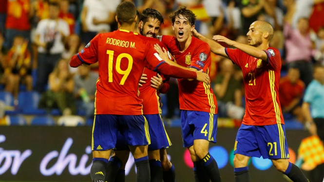 Pemain Spanyol saat laga kualifikasi. foto:fifa