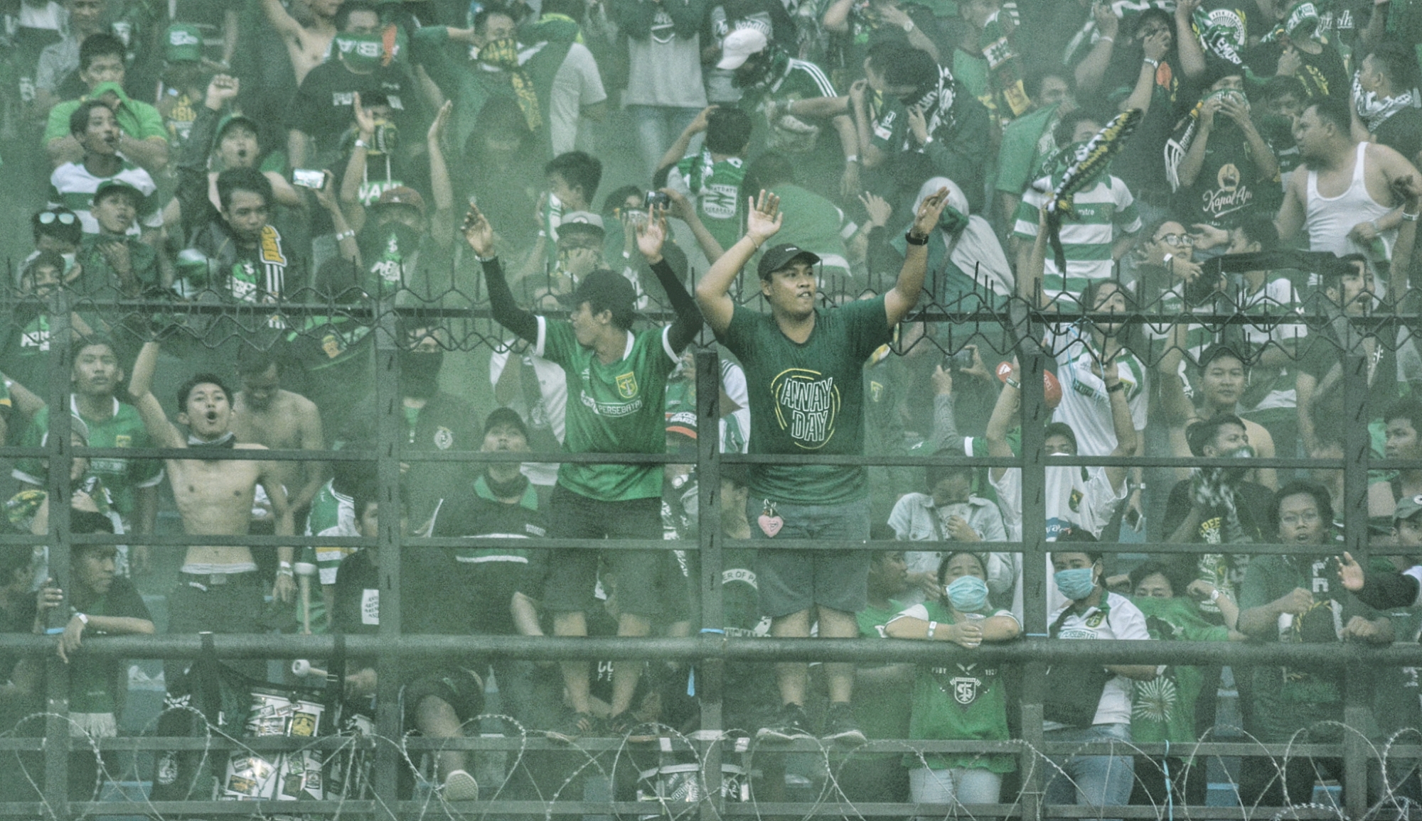 Bonek Mania Suporter Persebaya. (foto: ngopibareng)