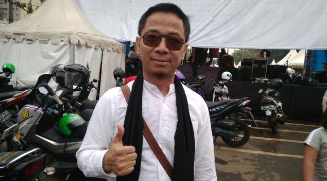 Sang Alang atau Jhony Alang pencipta sekaligus penyanyi lagu #2019GantiPresiden.